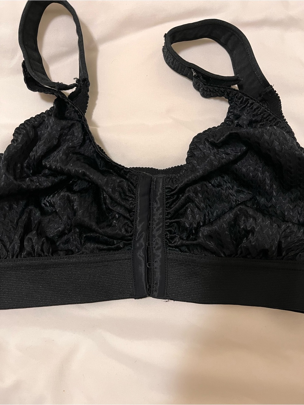 Black Front-Close Wireless Bra - Women Intimates